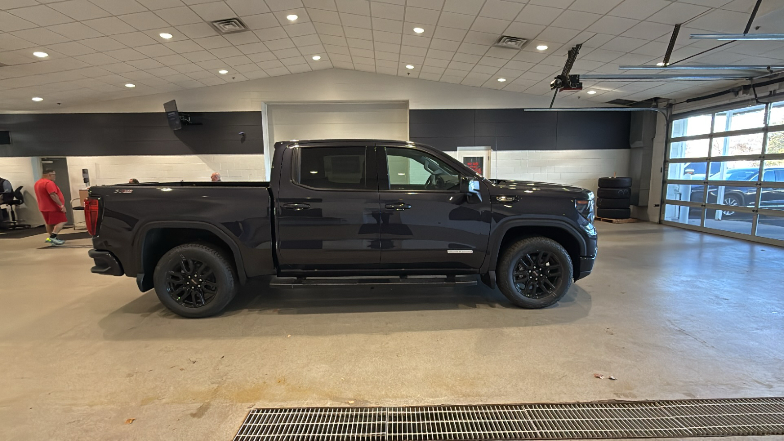 2025 GMC Sierra 1500 Elevation 5