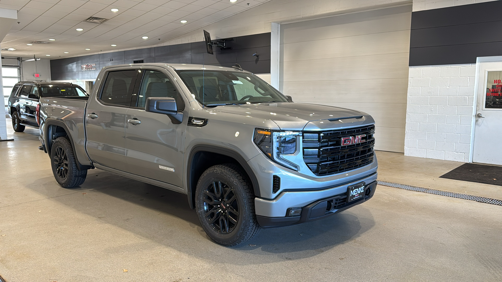 2025 GMC Sierra 1500 Elevation 4