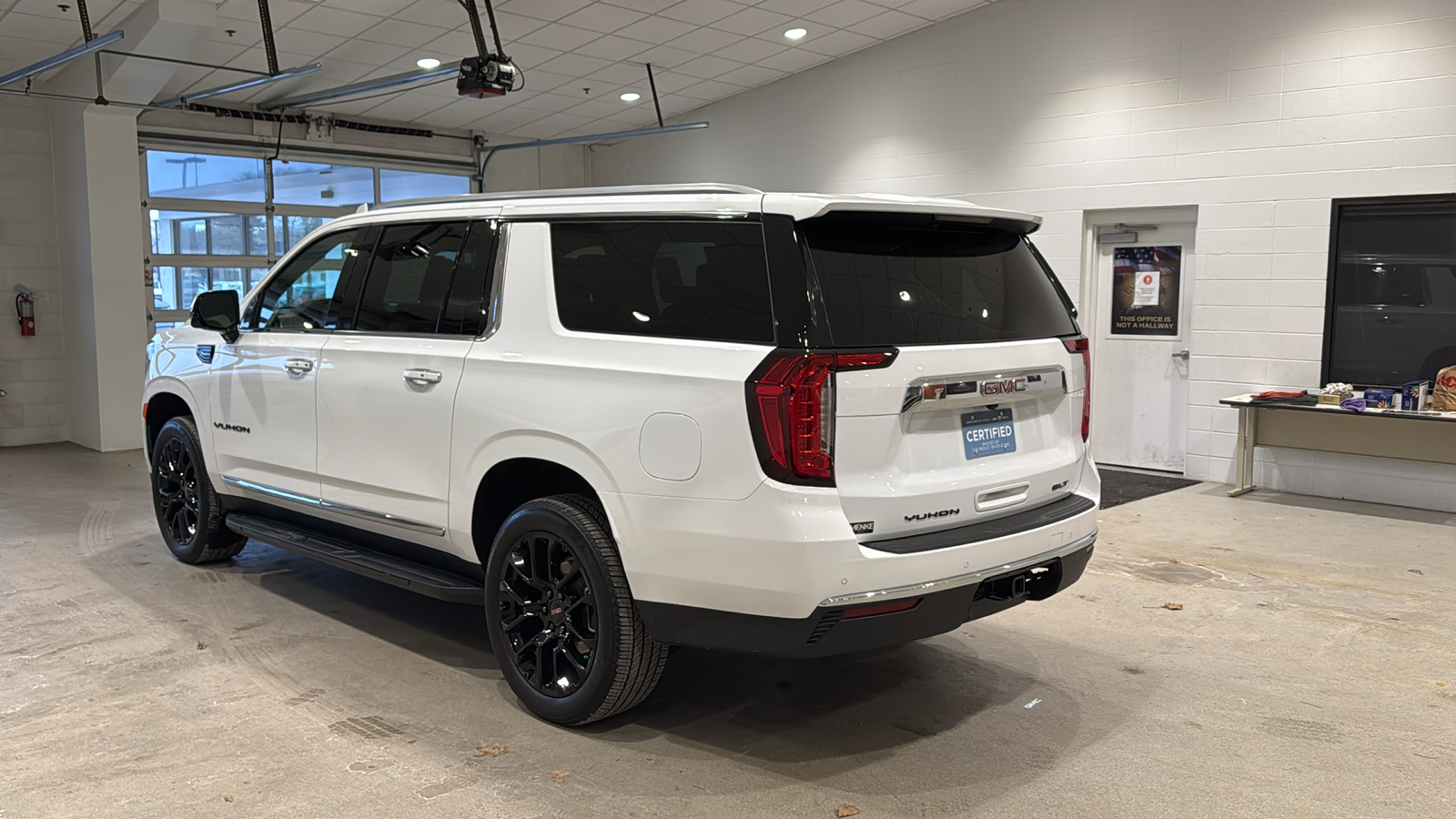 2024 GMC Yukon XL SLT 8