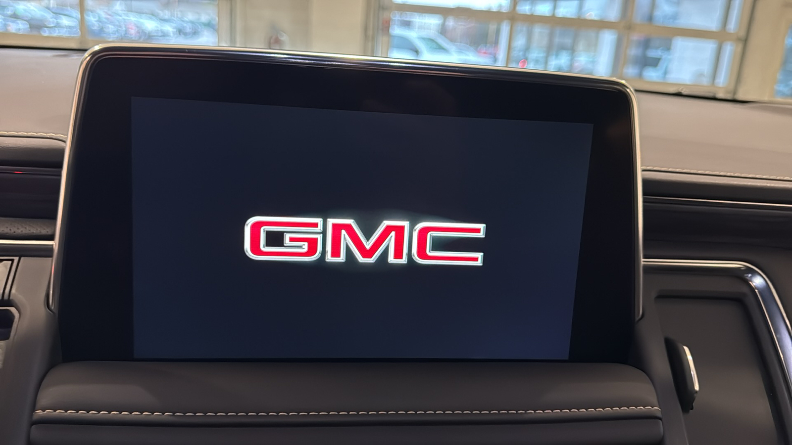 2024 GMC Yukon XL SLT 28