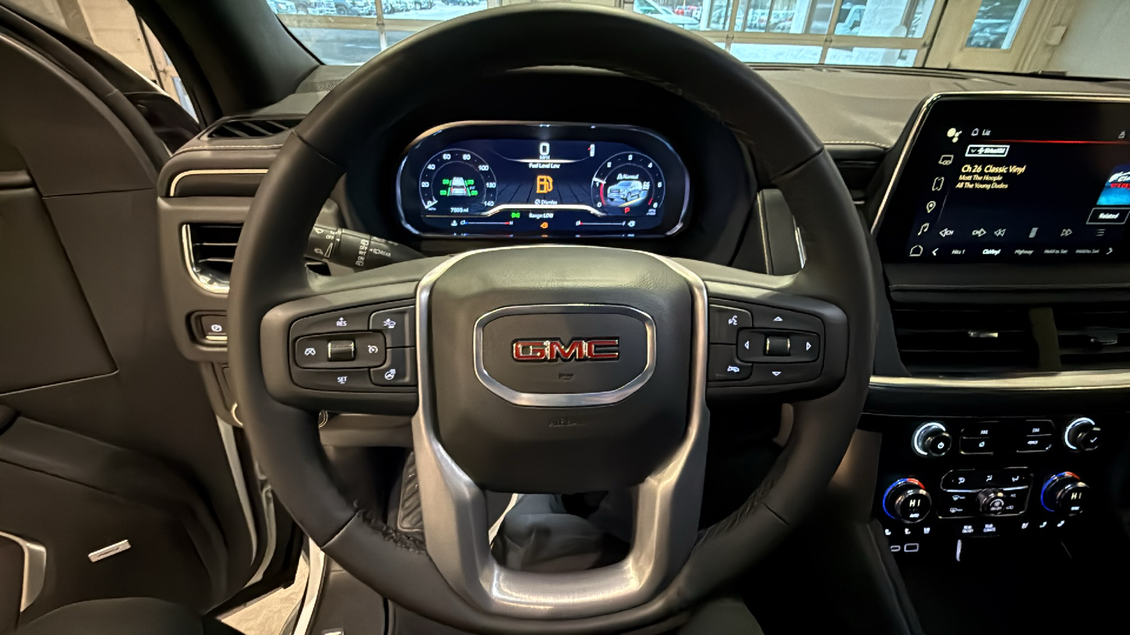 2024 GMC Yukon XL SLT 32