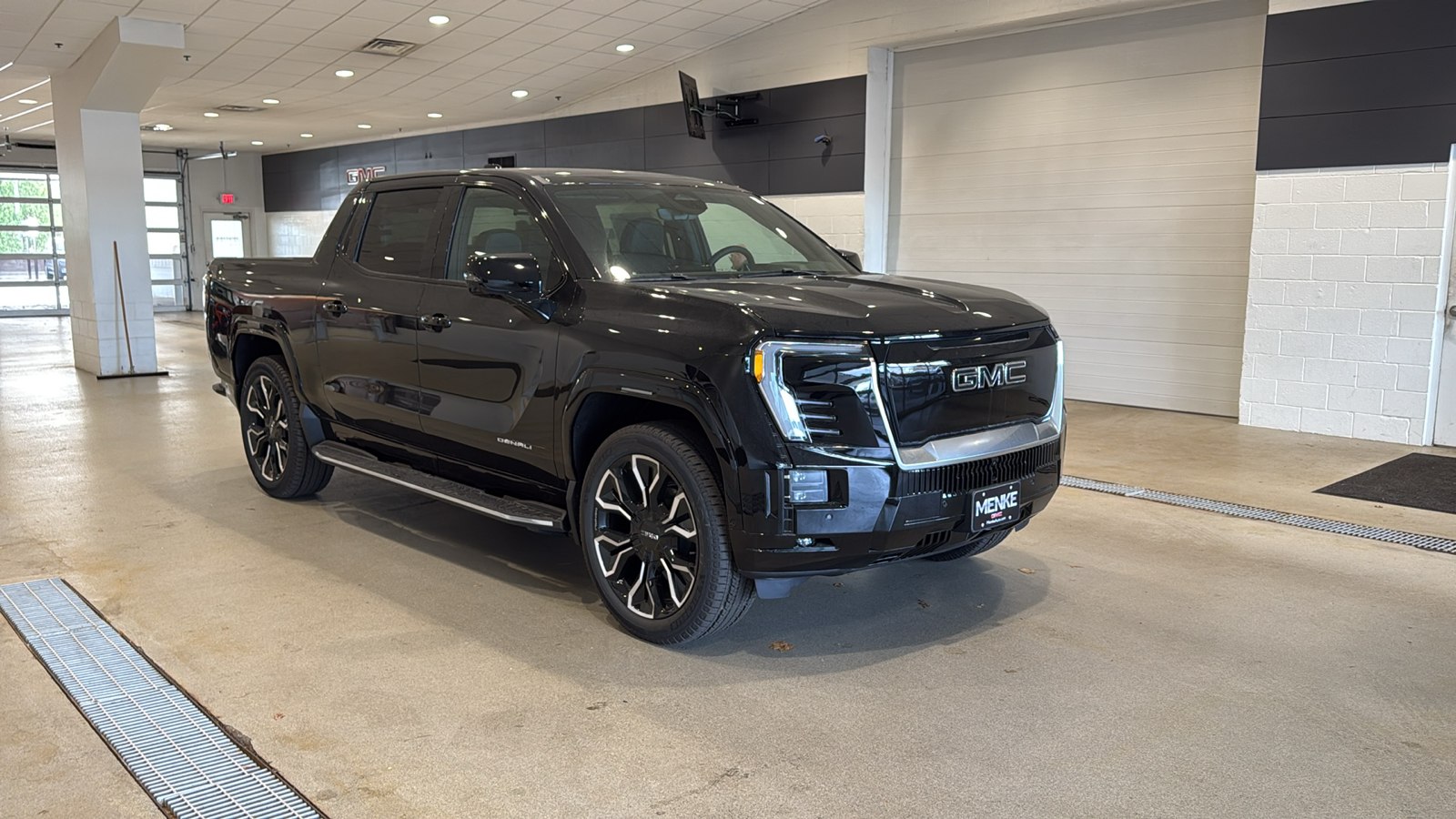 2025 GMC Sierra EV Denali 4