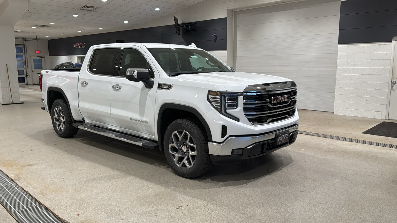 2025 GMC Sierra 1500 SLT 4