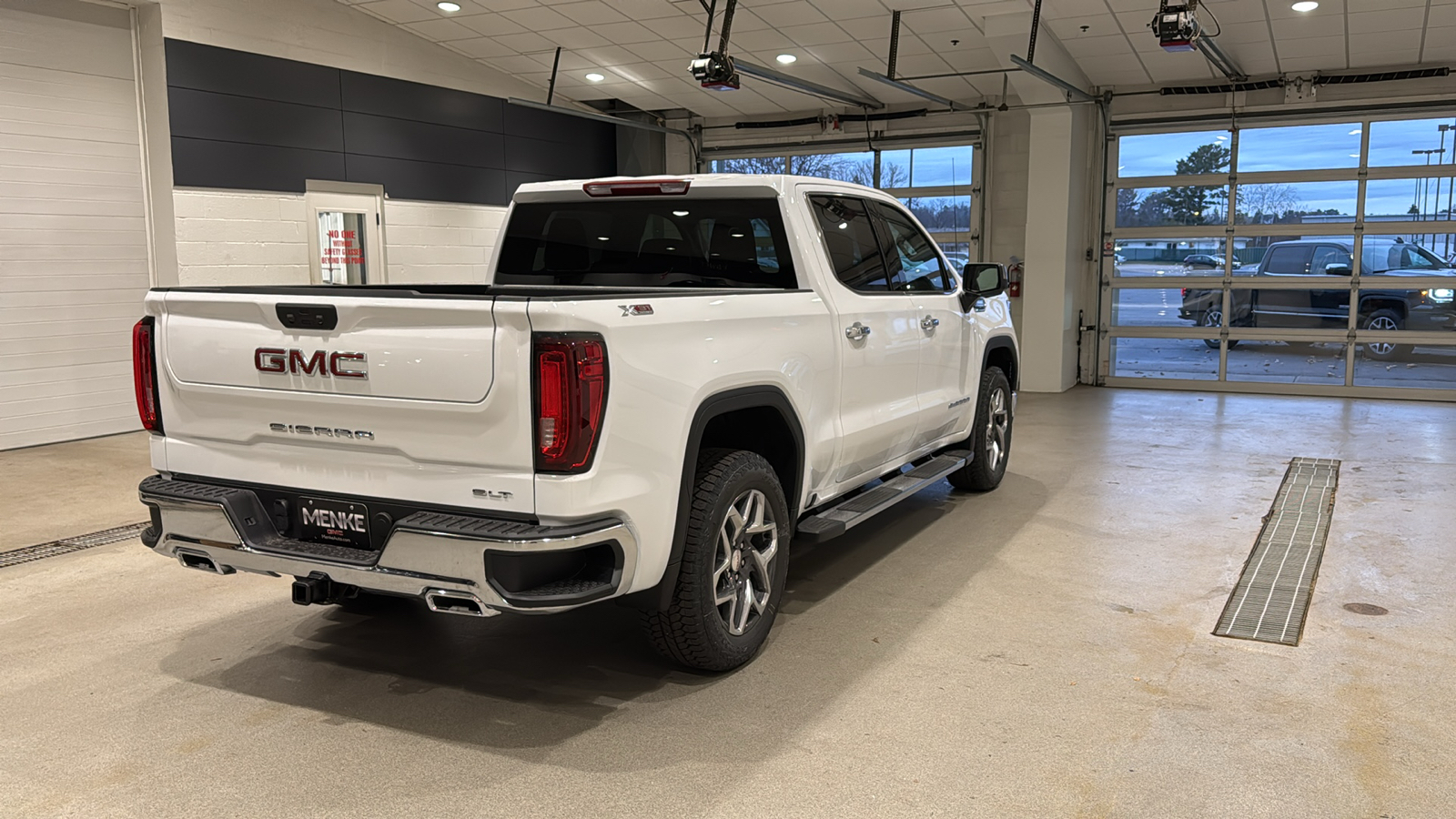 2025 GMC Sierra 1500 SLT 6