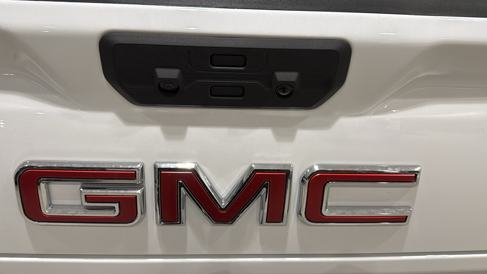 2025 GMC Sierra 1500 SLT 9