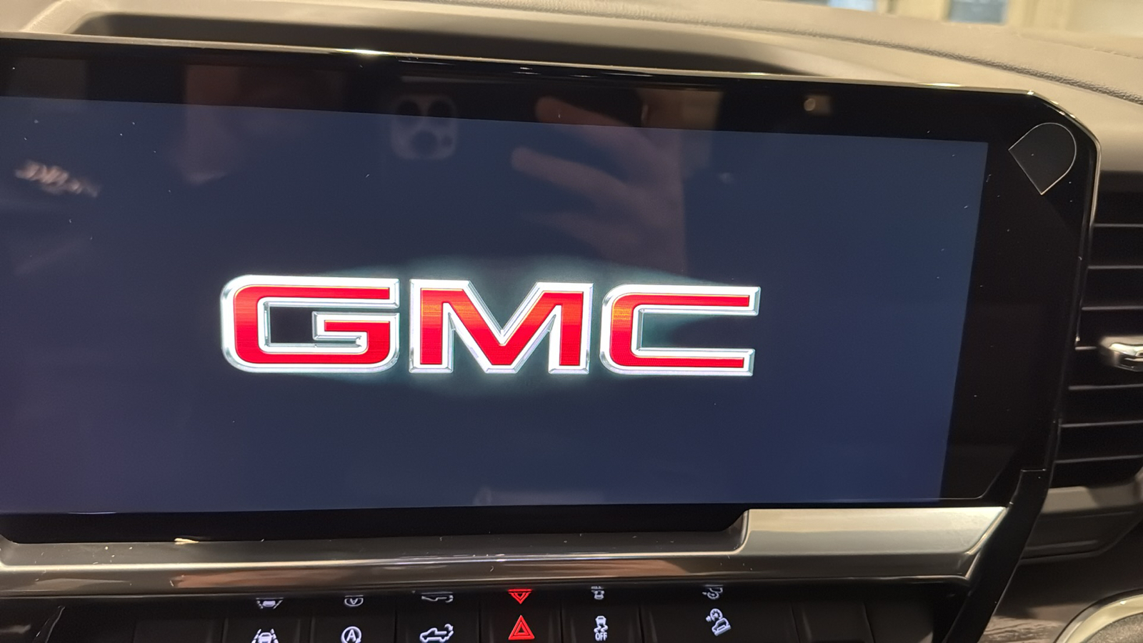 2025 GMC Sierra 1500 SLT 24