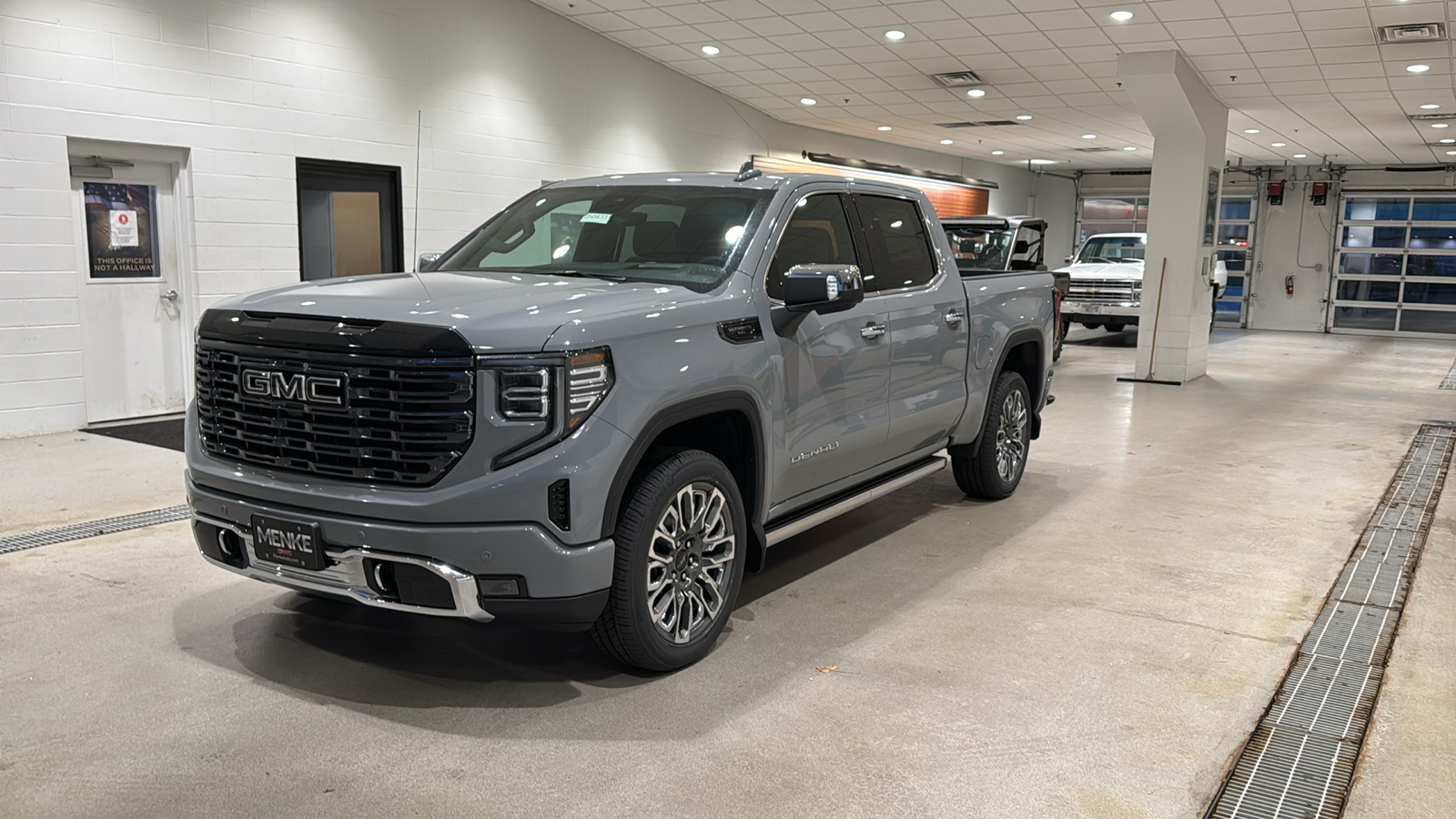 2025 GMC Sierra 1500 Denali Ultimate 2