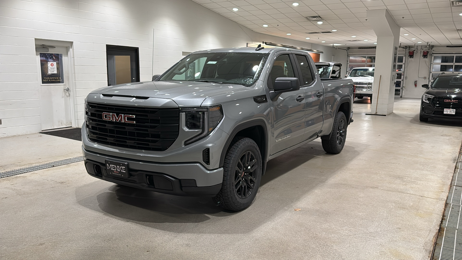 2025 GMC Sierra 1500 Pro 2