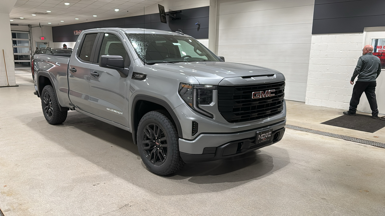 2025 GMC Sierra 1500 Pro 4