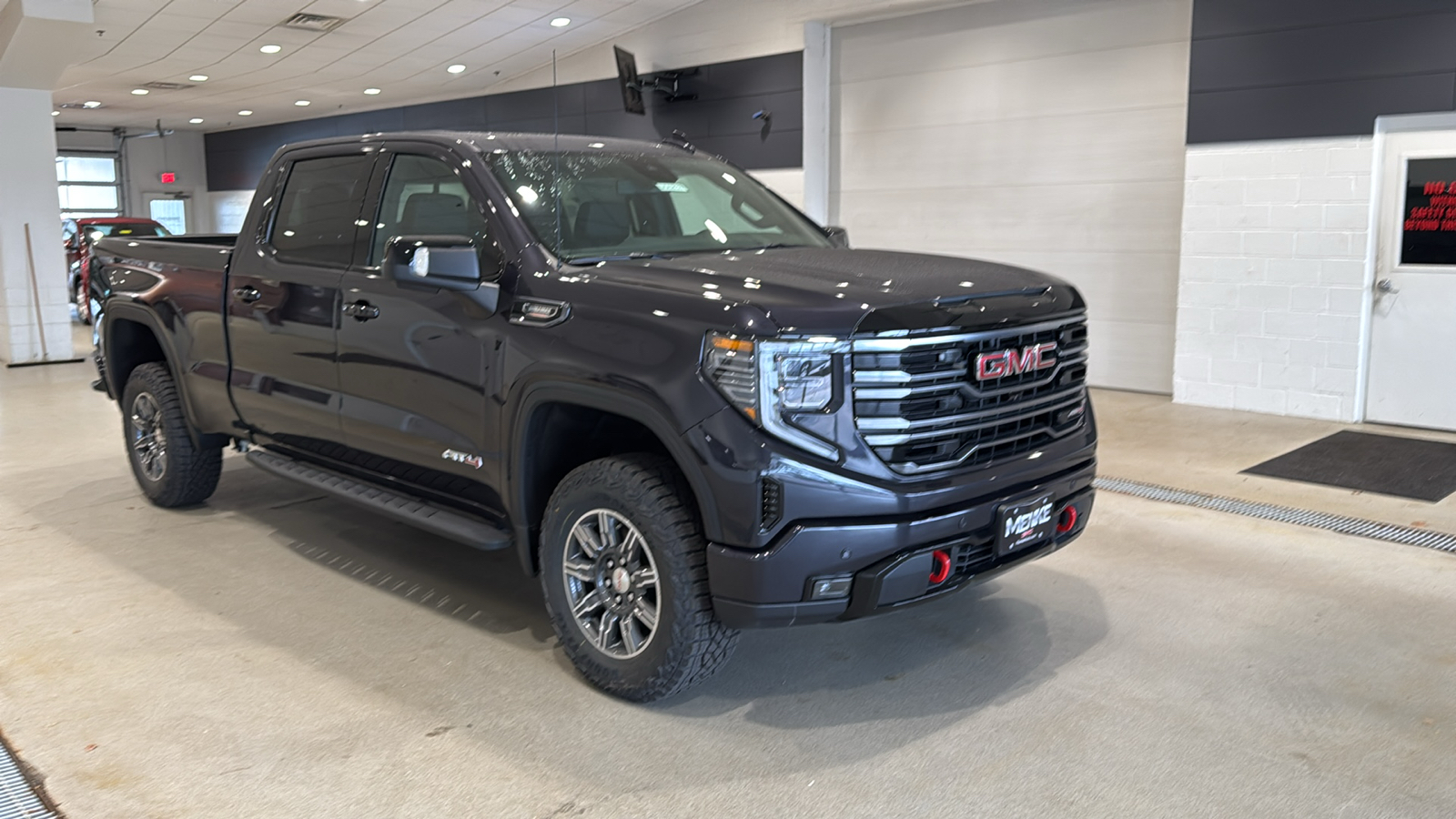 2025 GMC Sierra 1500 AT4 4