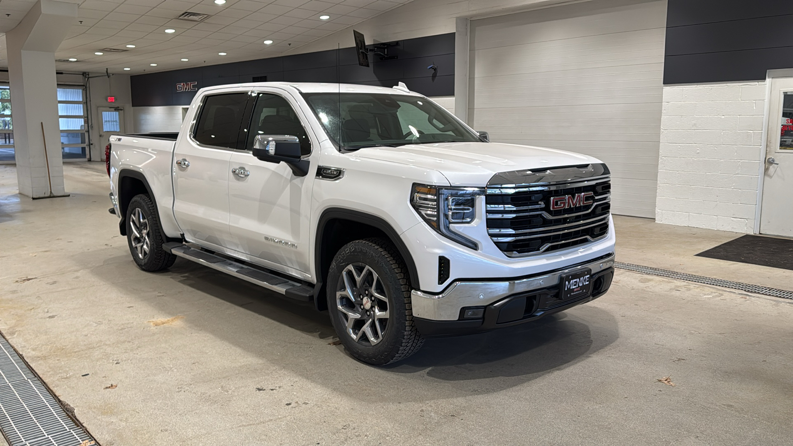 2025 GMC Sierra 1500 SLT 4