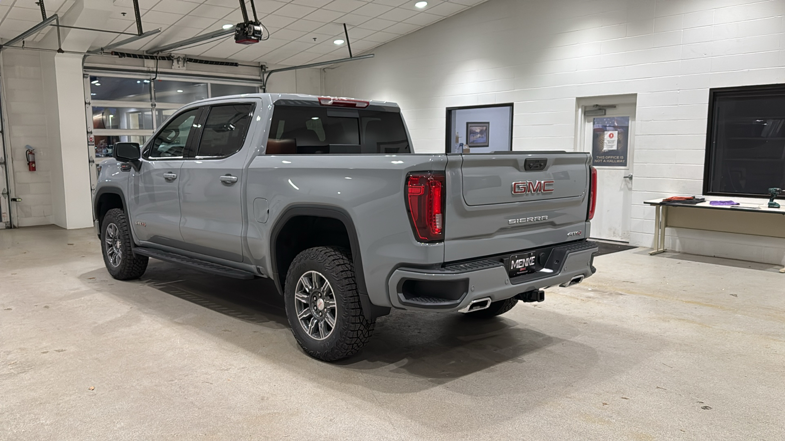 2025 GMC Sierra 1500 AT4 8