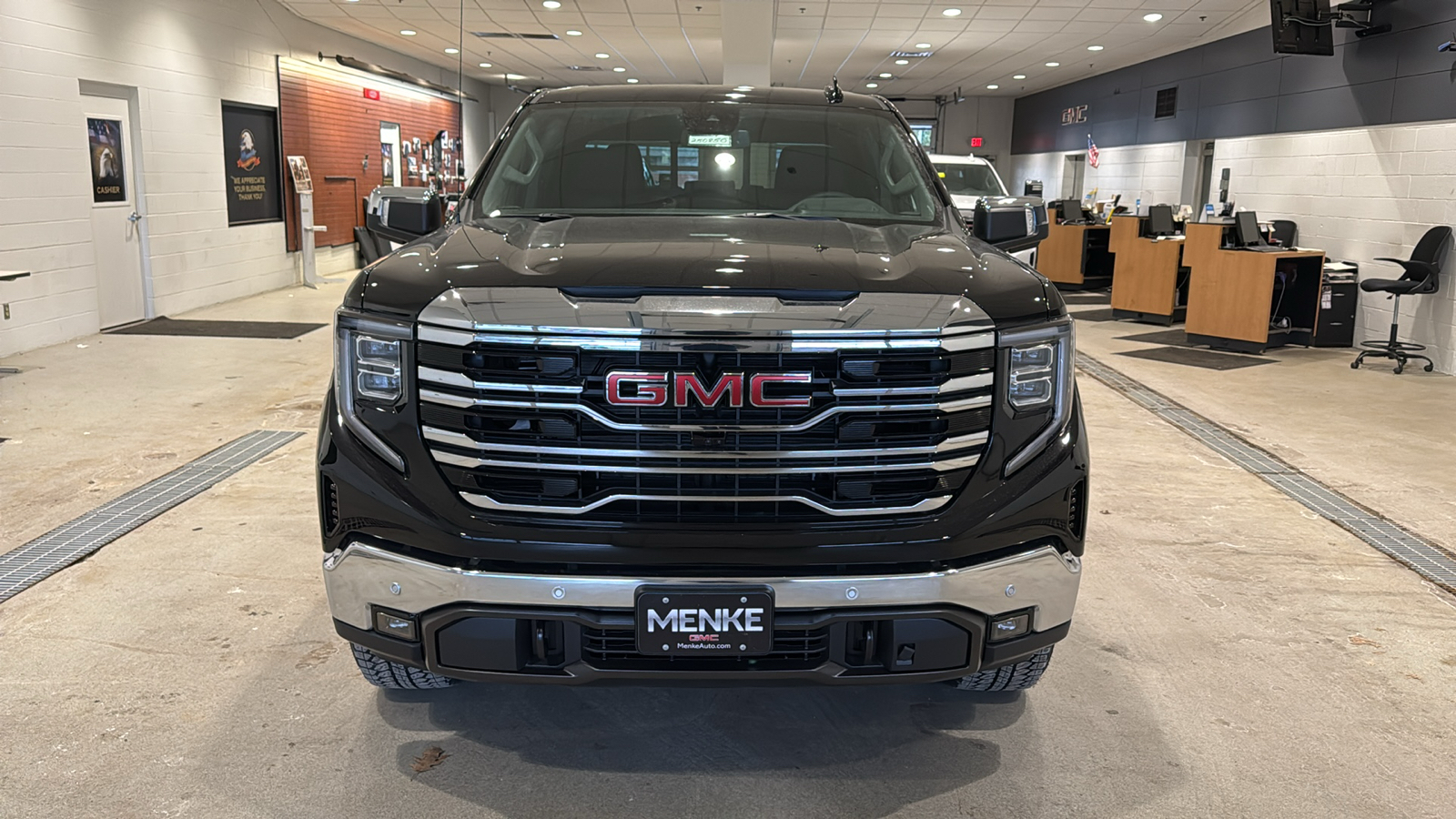 2025 GMC Sierra 1500 SLT 3