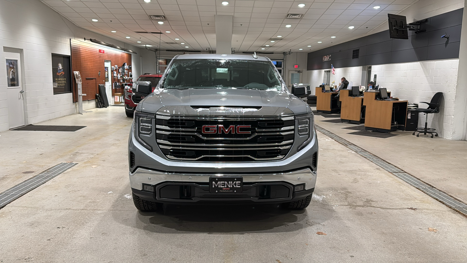 2025 GMC Sierra 1500 SLT 3