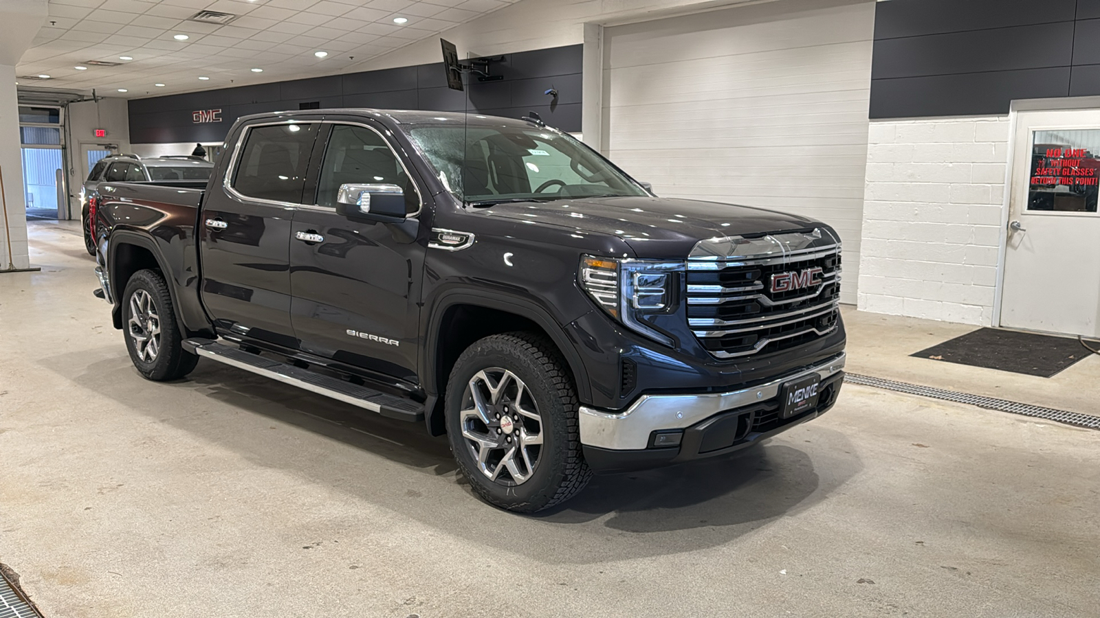 2025 GMC Sierra 1500 SLT 4