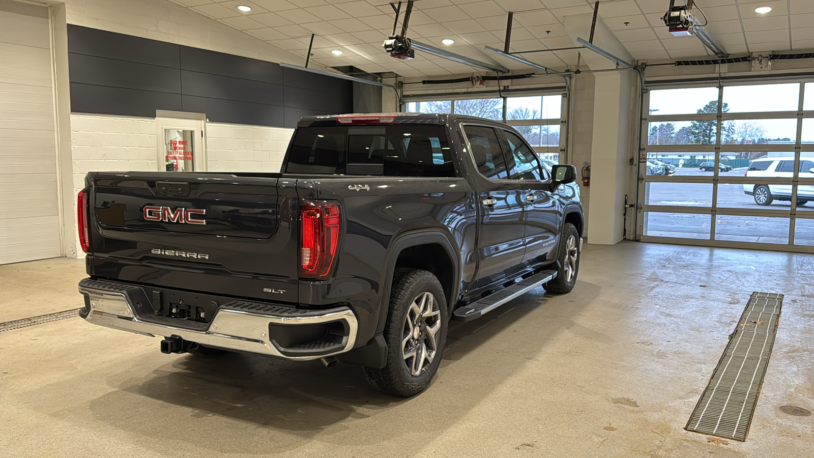 2025 GMC Sierra 1500 SLT 6