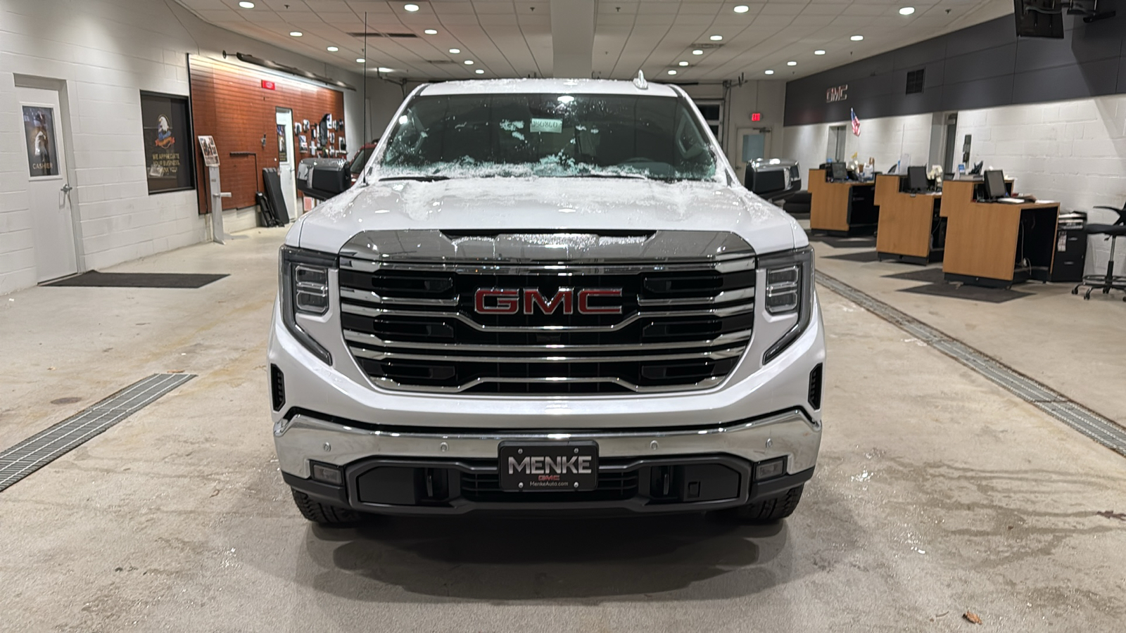 2025 GMC Sierra 1500 SLT 3