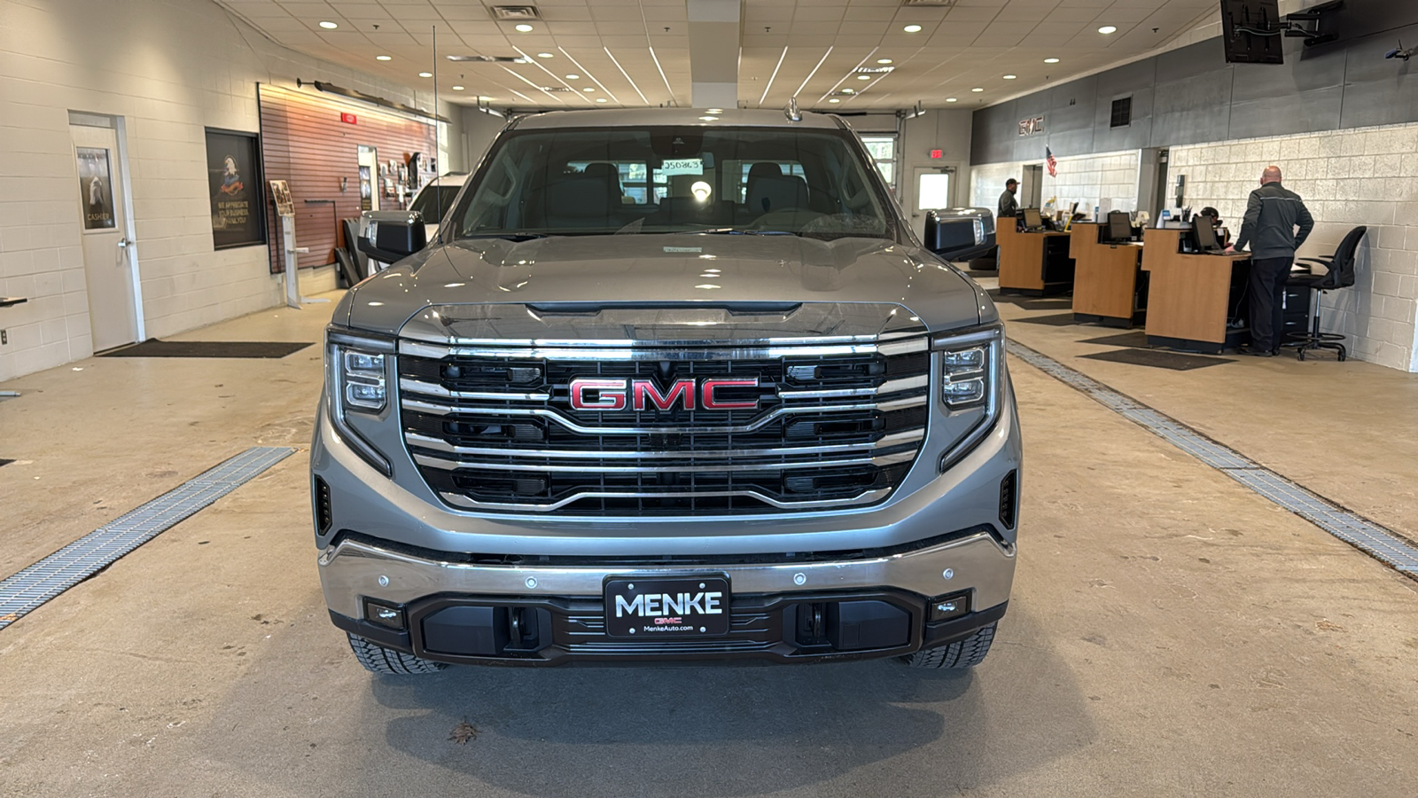 2025 GMC Sierra 1500 SLT 3