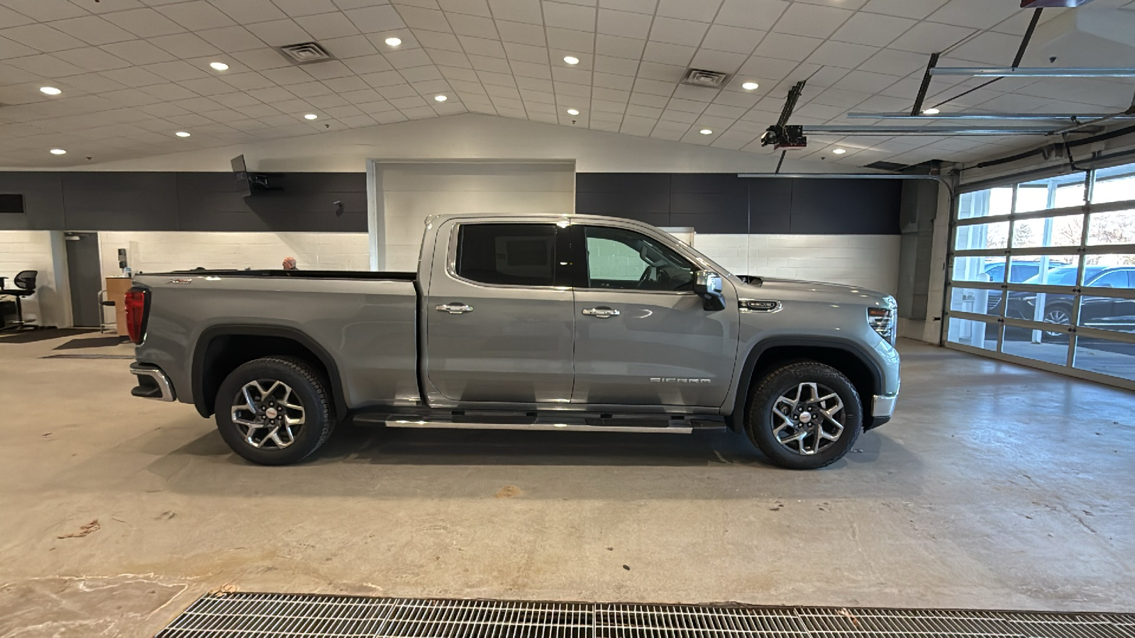 2025 GMC Sierra 1500 SLT 5