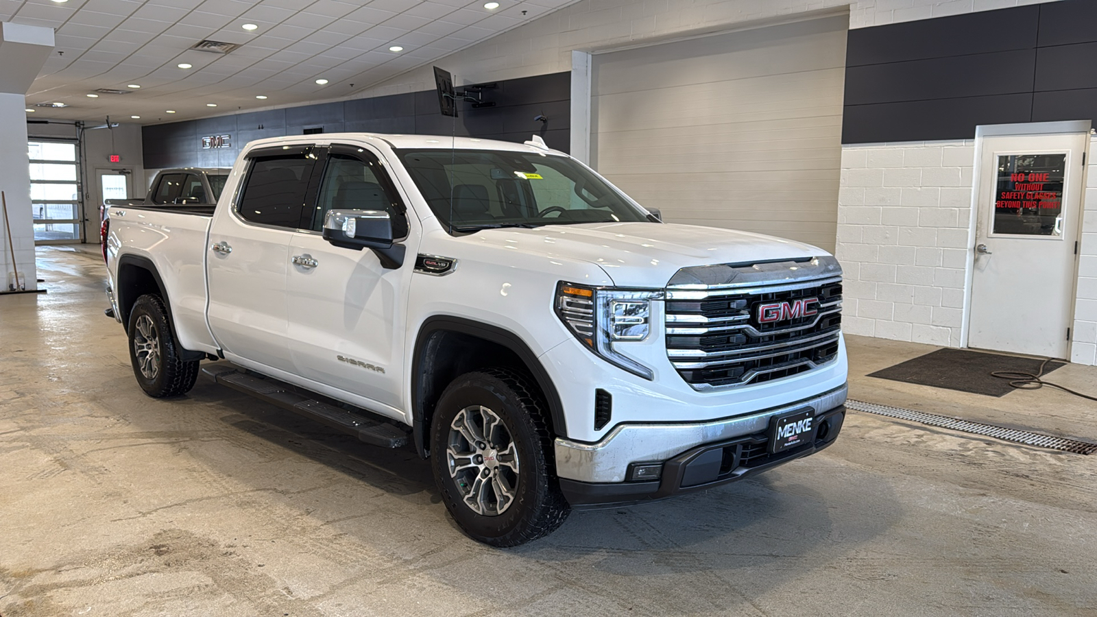 2023 GMC Sierra 1500 SLT 4