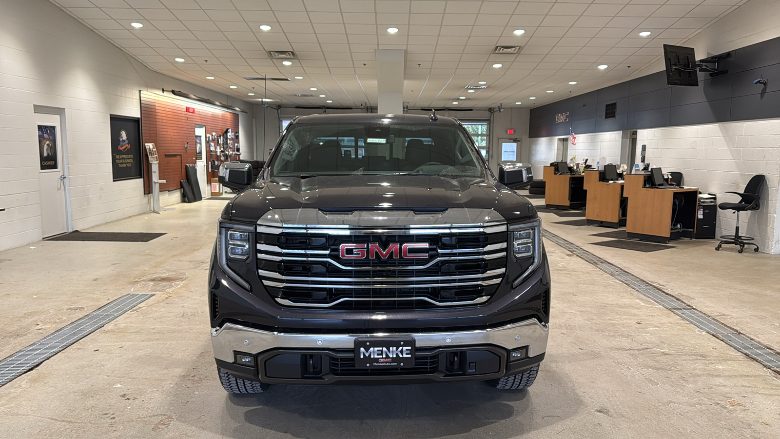 2025 GMC Sierra 1500 SLT 3