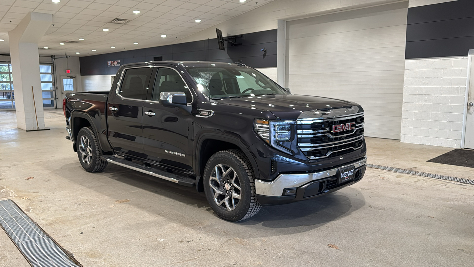 2025 GMC Sierra 1500 SLT 4