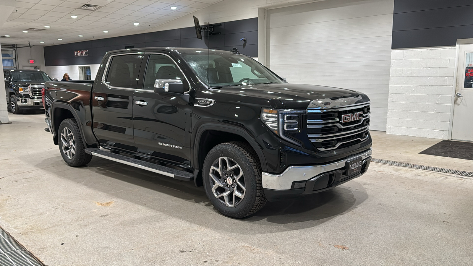 2025 GMC Sierra 1500 SLT 4