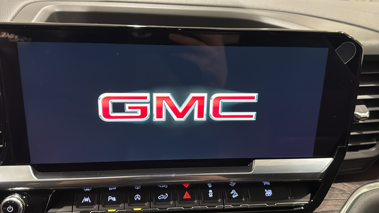 2025 GMC Sierra 1500 SLT 26