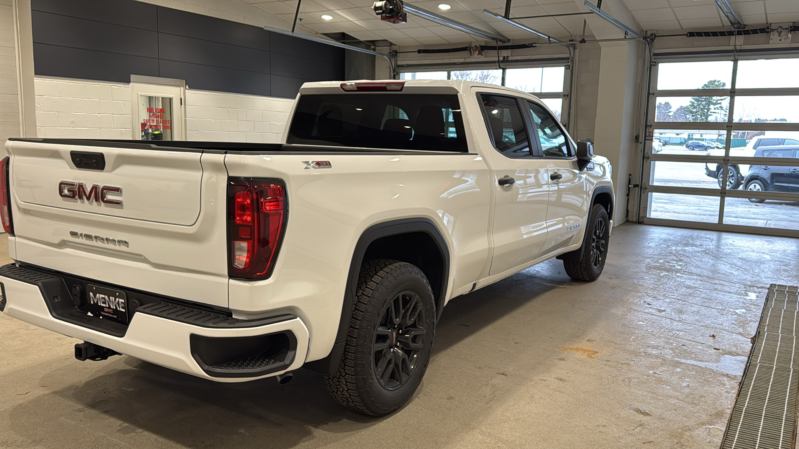 2025 GMC Sierra 1500 Pro 6