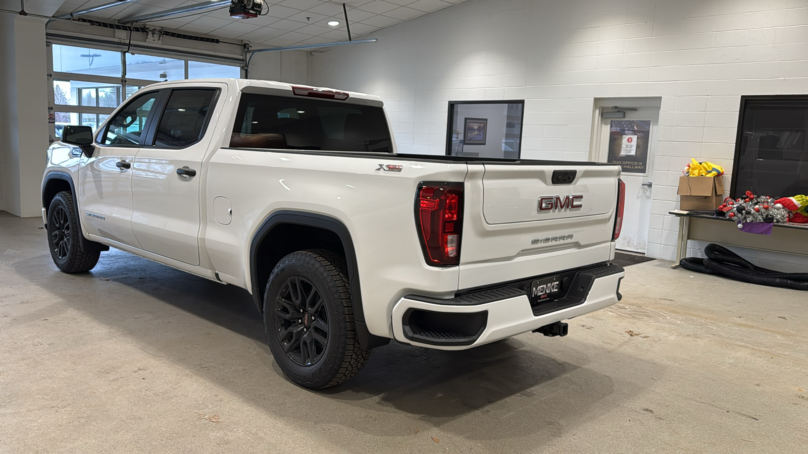 2025 GMC Sierra 1500 Pro 8