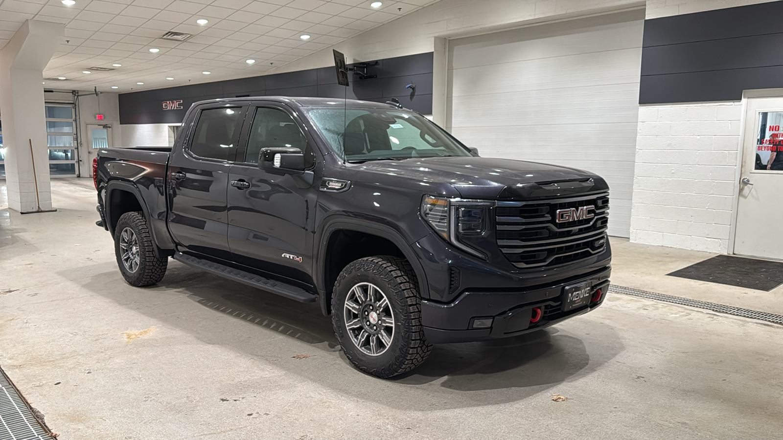 2025 GMC Sierra 1500 AT4 4