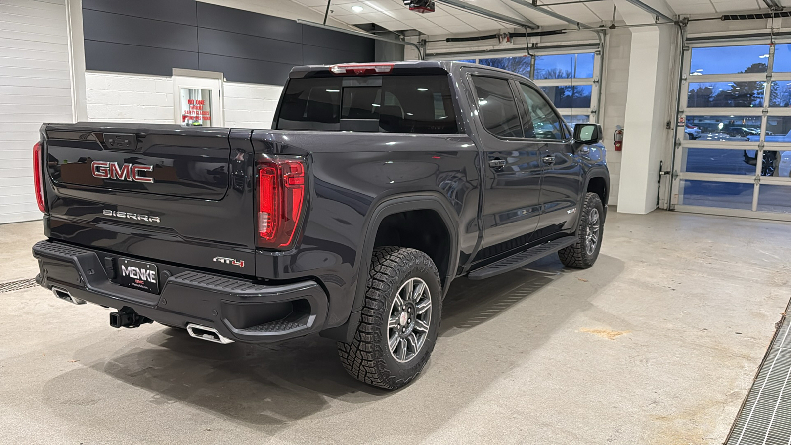 2025 GMC Sierra 1500 AT4 6