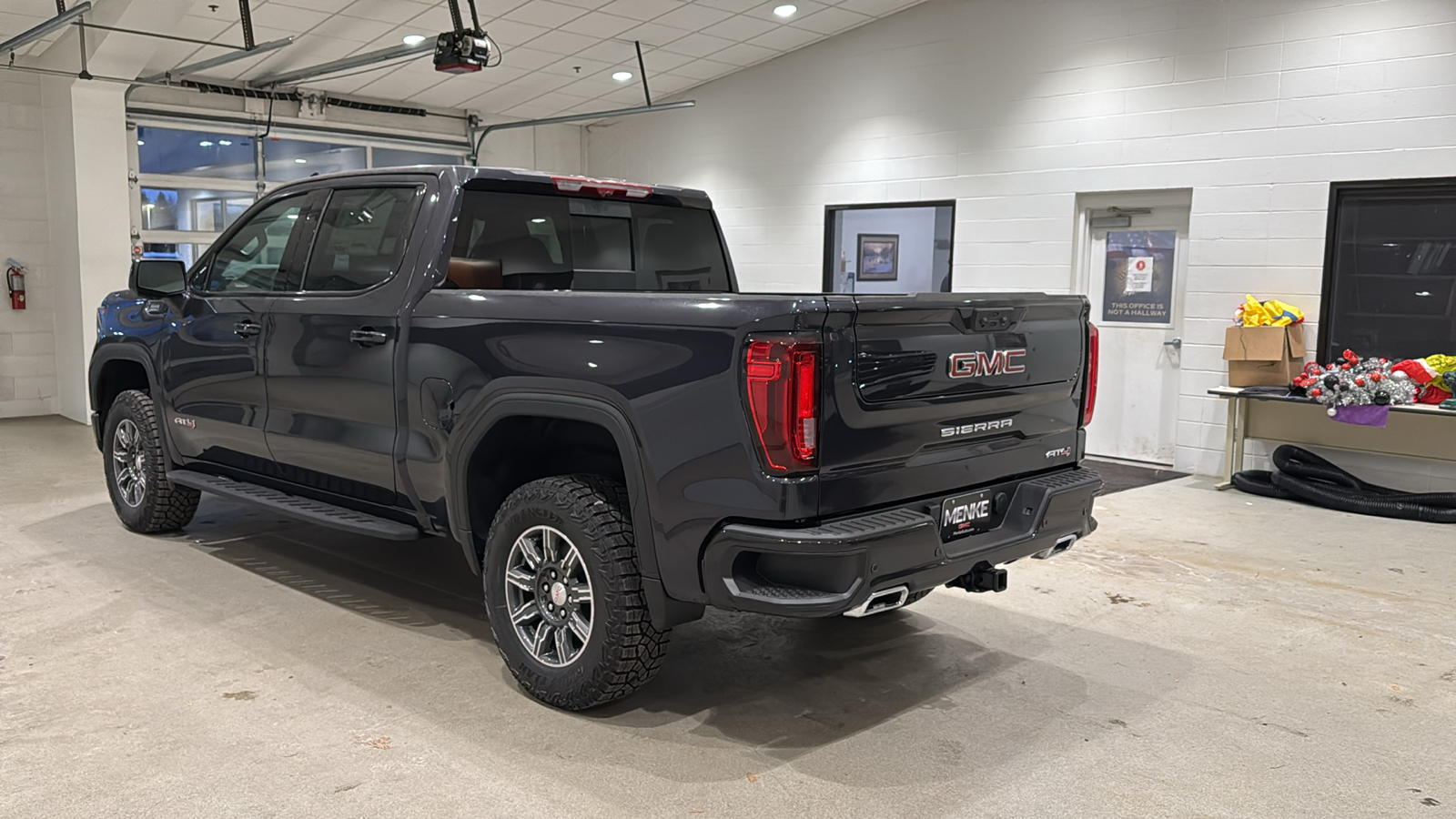 2025 GMC Sierra 1500 AT4 8