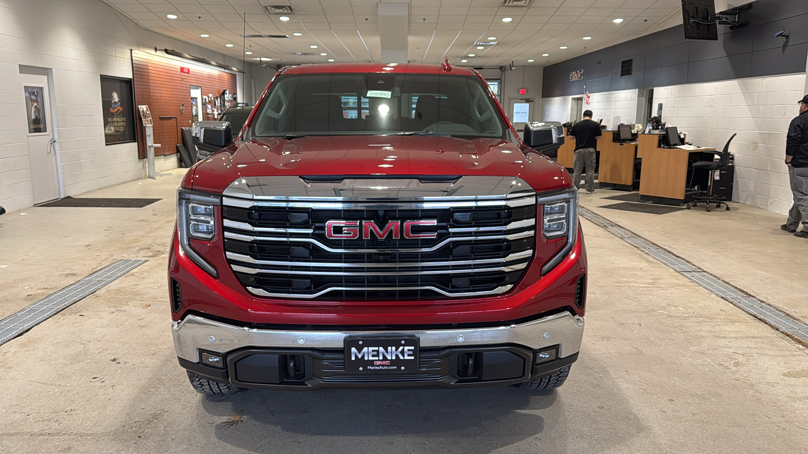 2025 GMC Sierra 1500 SLT 3