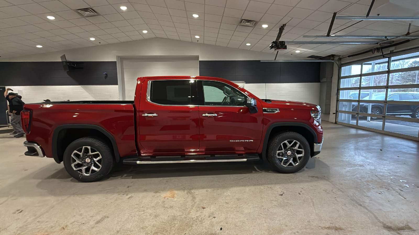 2025 GMC Sierra 1500 SLT 5