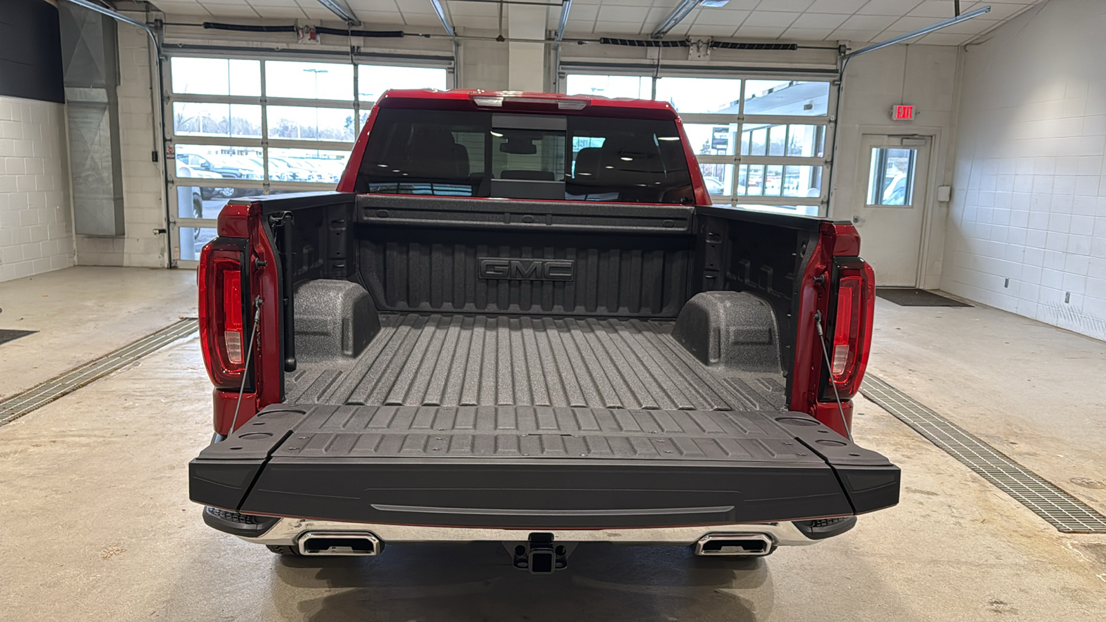 2025 GMC Sierra 1500 SLT 17