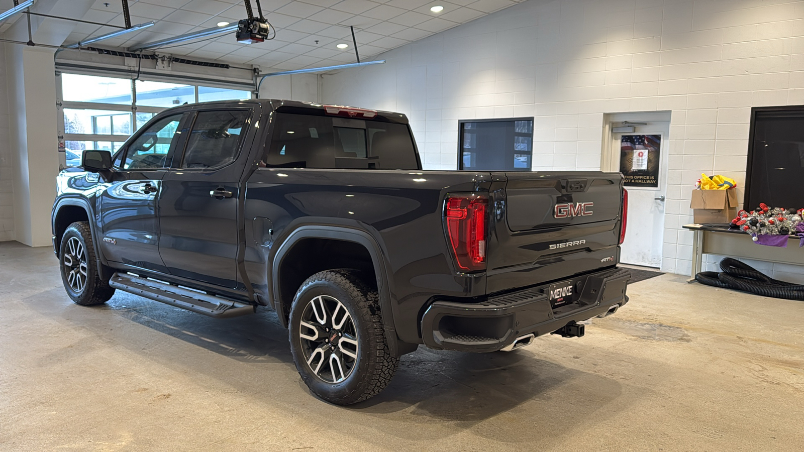 2025 GMC Sierra 1500 AT4 8