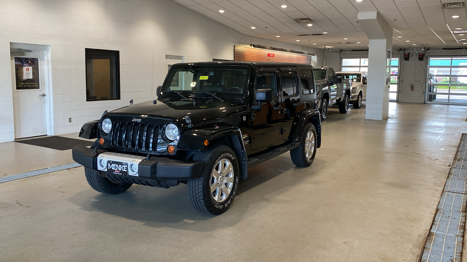 2013 Jeep Wrangler Unlimited Sahara 2