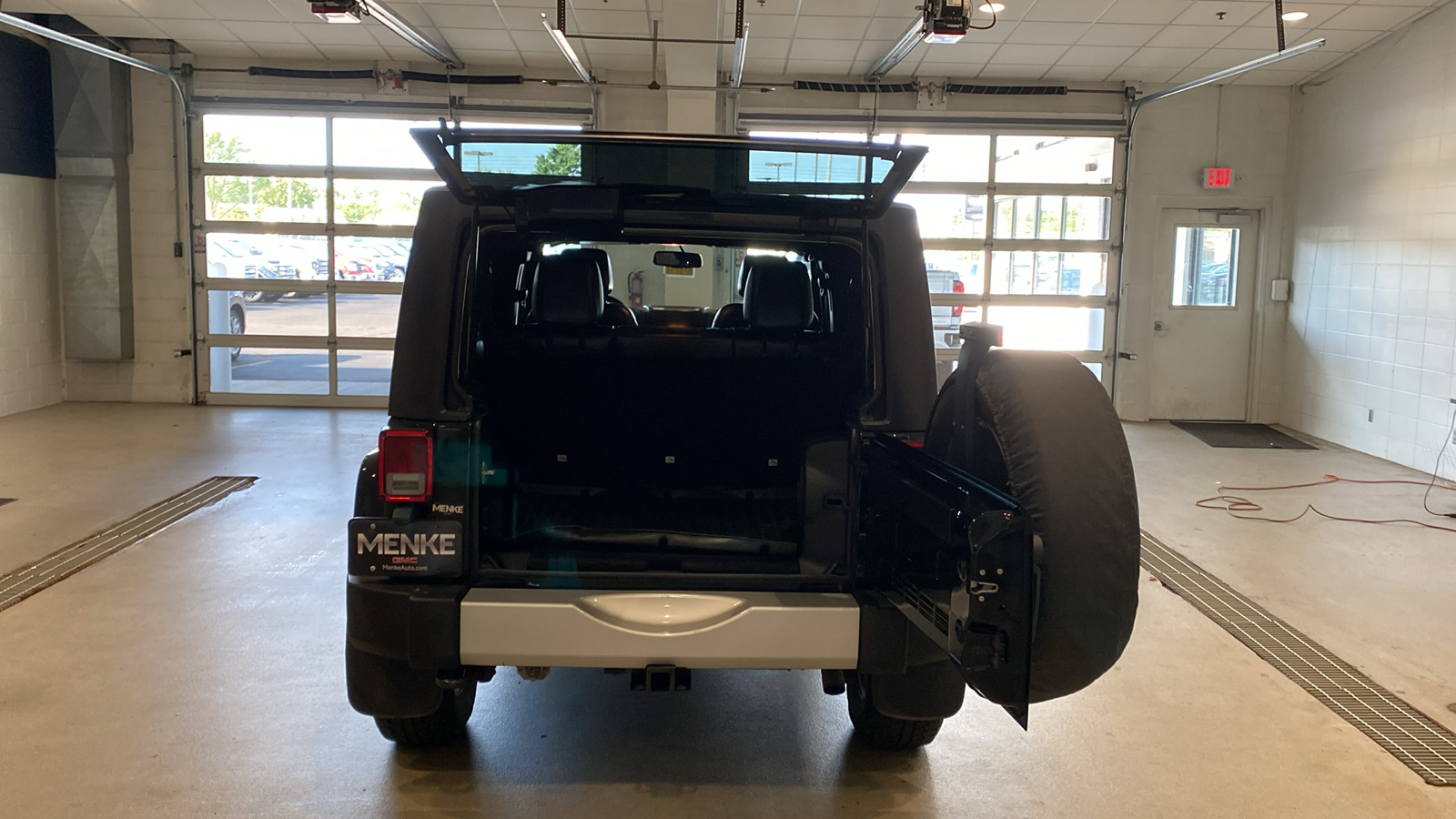 2013 Jeep Wrangler Unlimited Sahara 15