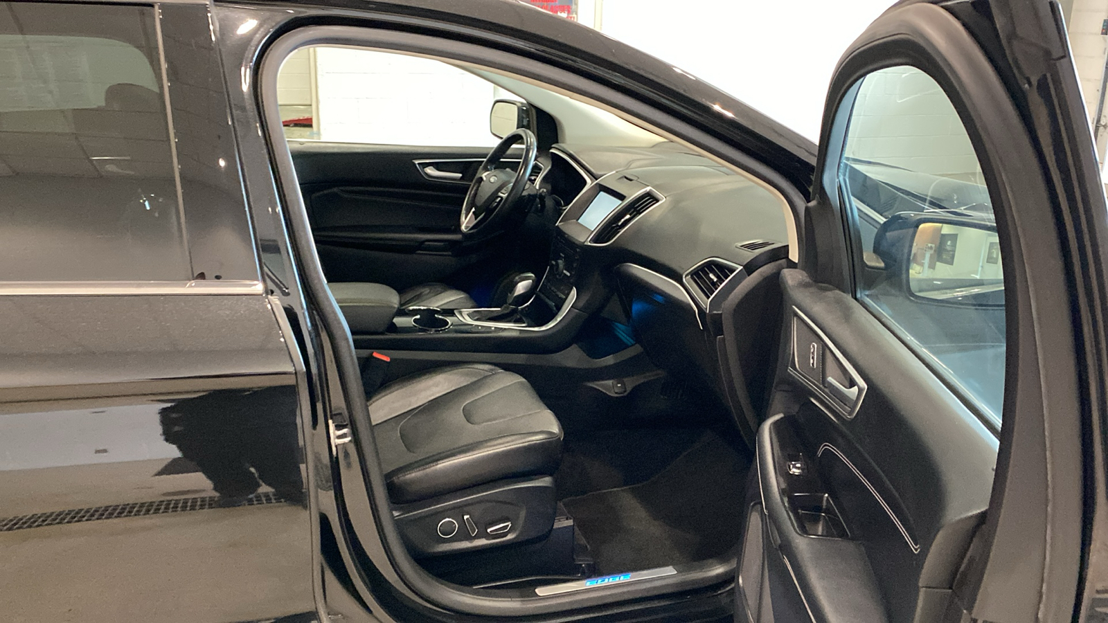 2015 Ford Edge Titanium 13