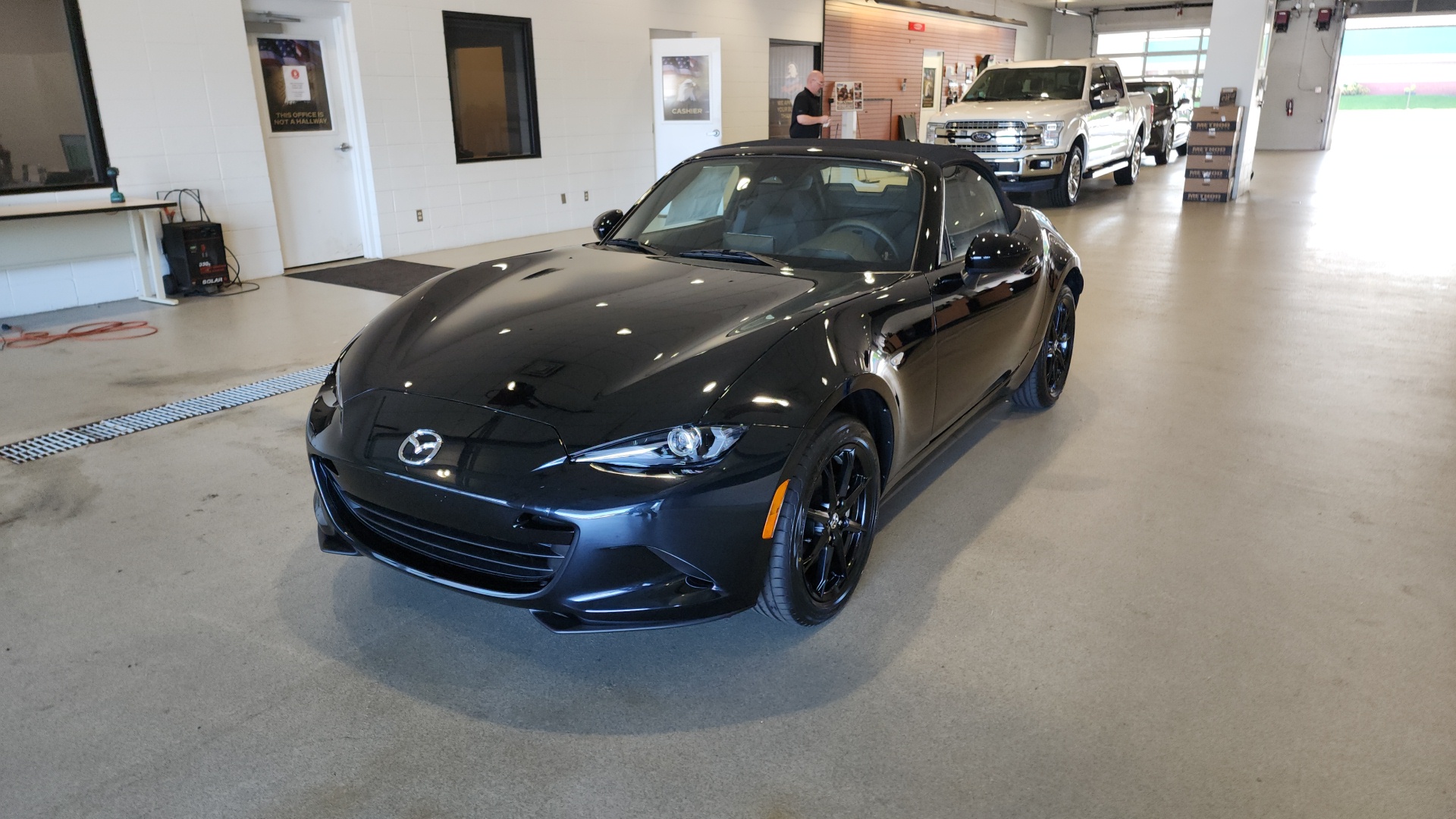 2024 Mazda MX-5 Miata Sport 2