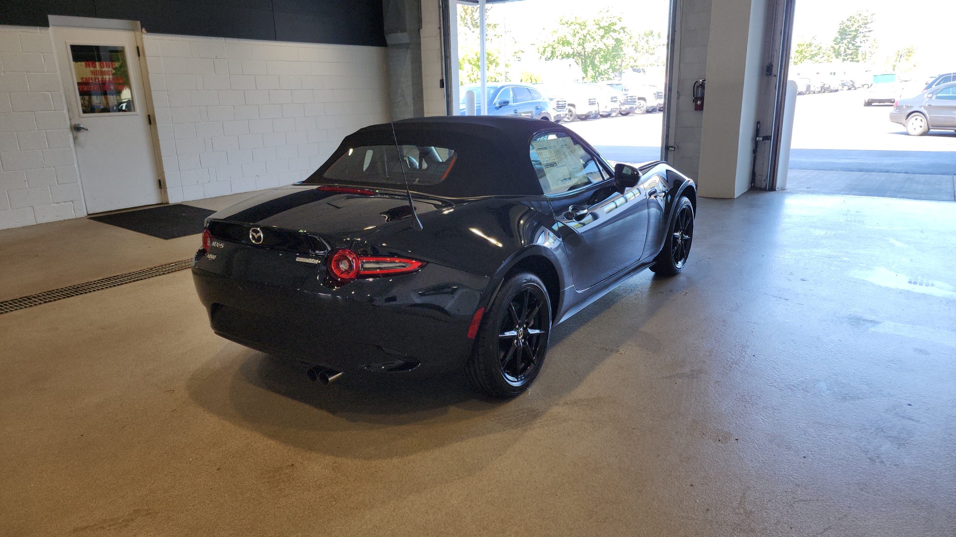 2024 Mazda MX-5 Miata Sport 6