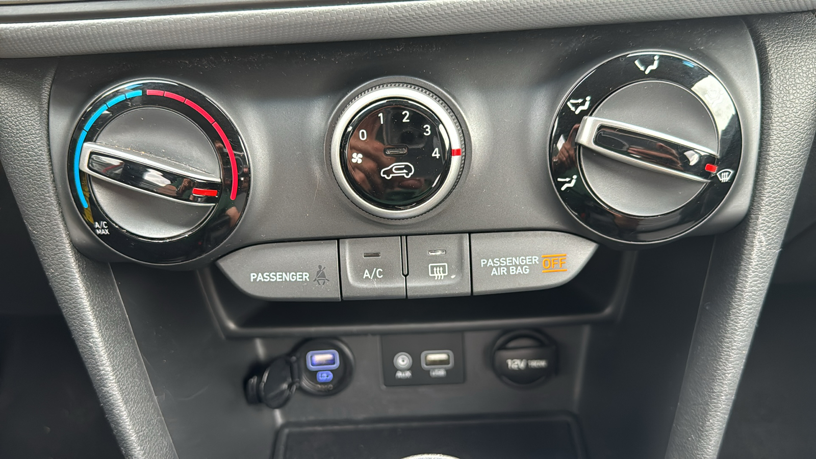 2021 Hyundai KONA SE All-Wheel Drive, Heated Seats, Low Miles - Must 21