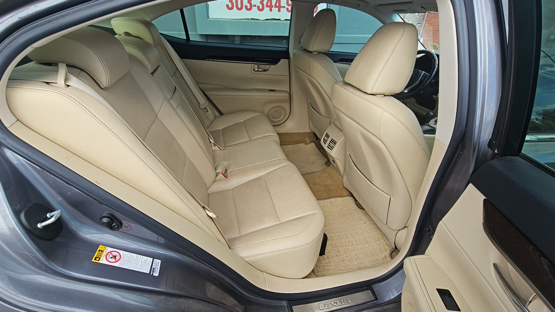 2013 Lexus ES 350  Luxury Sedan With Leather, Sunroof, Bluetooth 7