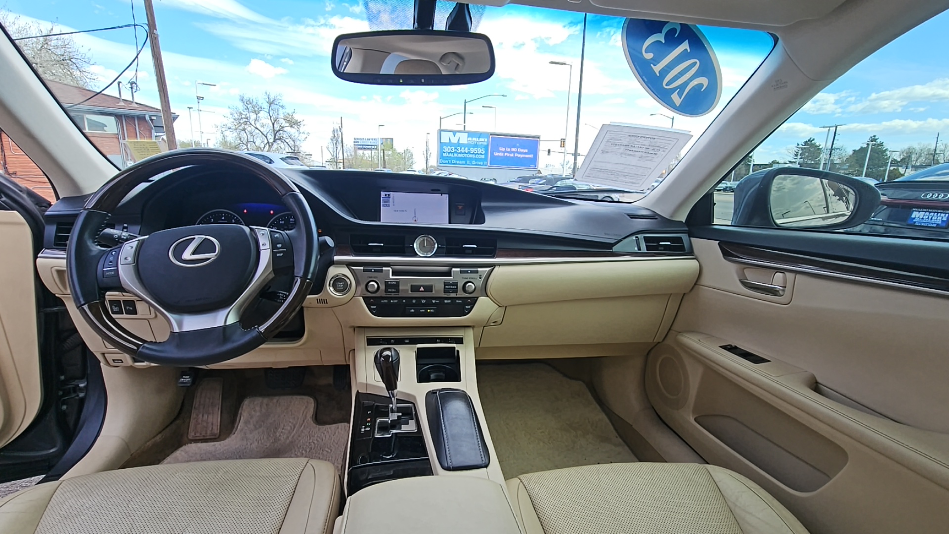 2013 Lexus ES 350  Luxury Sedan With Leather, Sunroof, Bluetooth 10