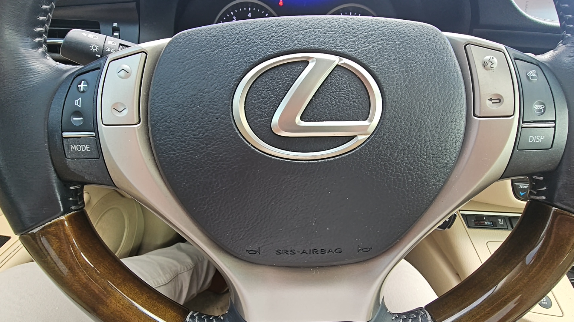 2013 Lexus ES 350  Luxury Sedan With Leather, Sunroof, Bluetooth 11