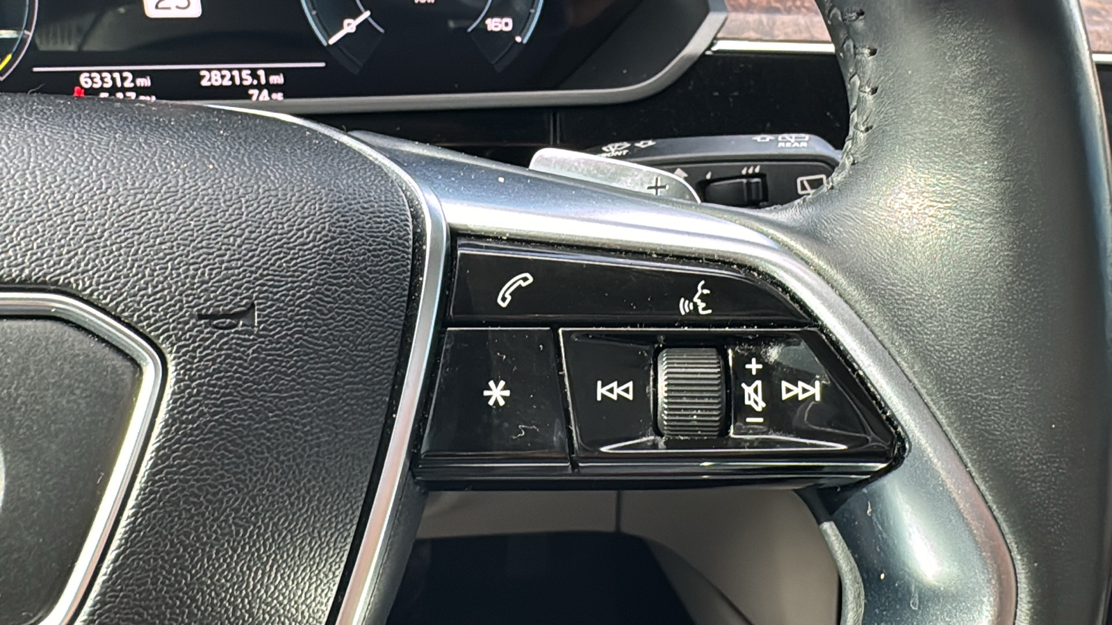 2019 Audi e-tron quattro Prestige AWD Electric Power, Navigation, S 18