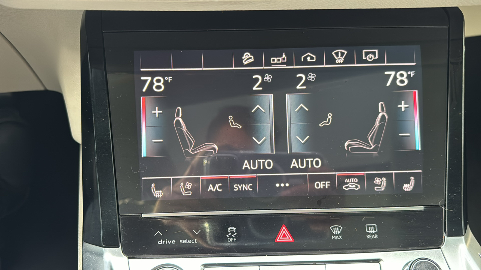 2019 Audi e-tron quattro Prestige AWD Electric Power, Navigation, S 22