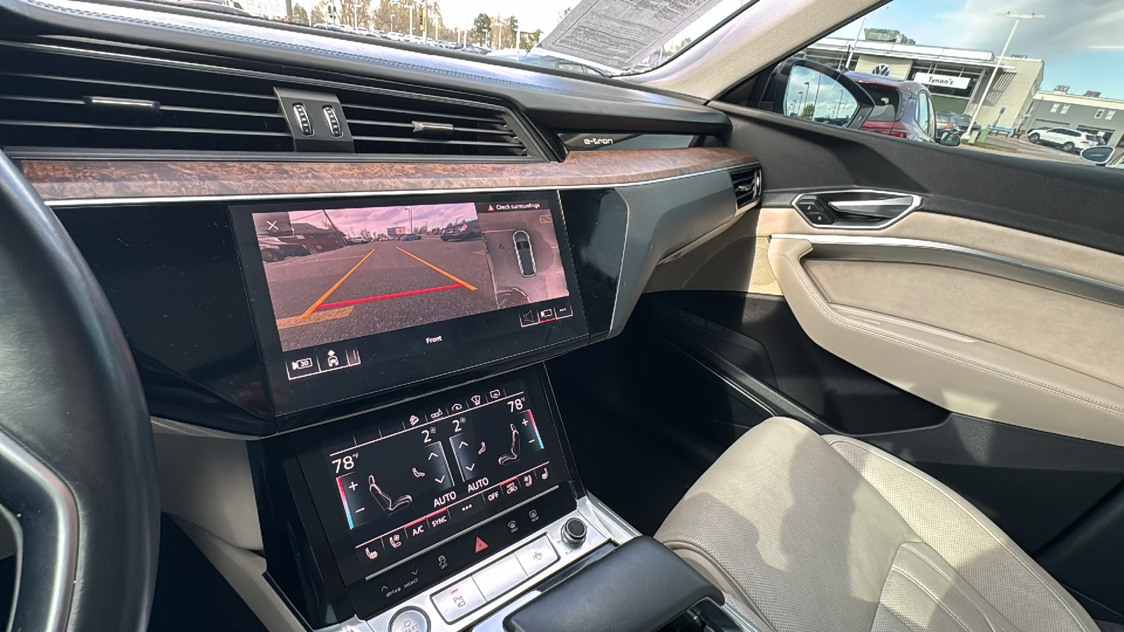 2019 Audi e-tron quattro Prestige AWD Electric Power, Navigation, S 28