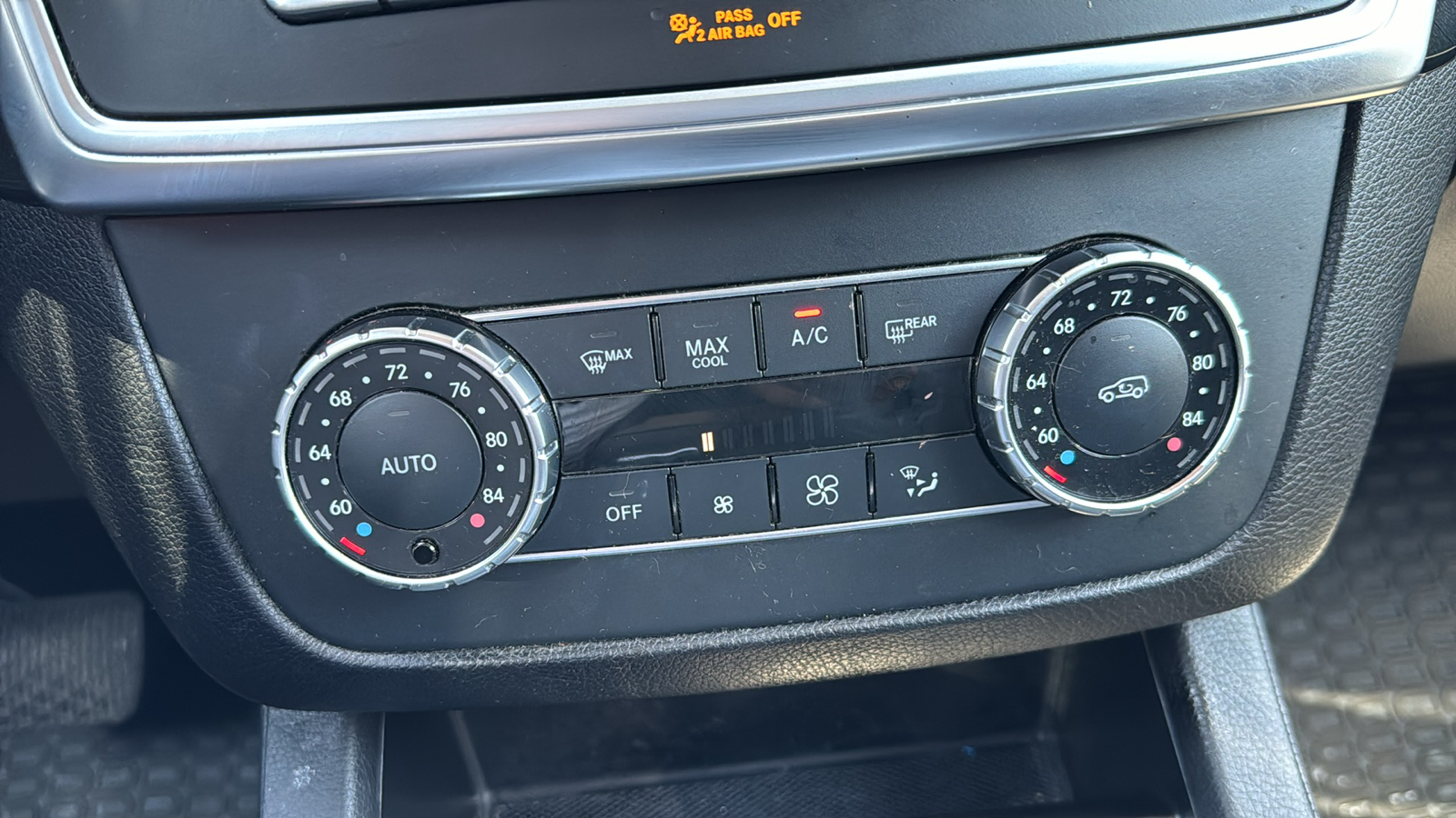 2015 Mercedes-Benz M-Class ML 350 4MATIC AWD, Navigation, Sunroof, Heated Lea 23
